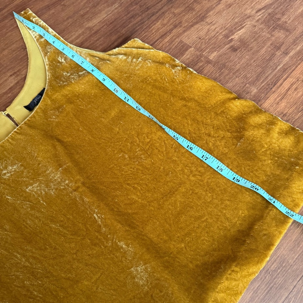 J Crew Velvet Tank Top Womens 8 Golden Yellow Sleeveless Scoop Blouse Fall Holid - Picture 14 of 14